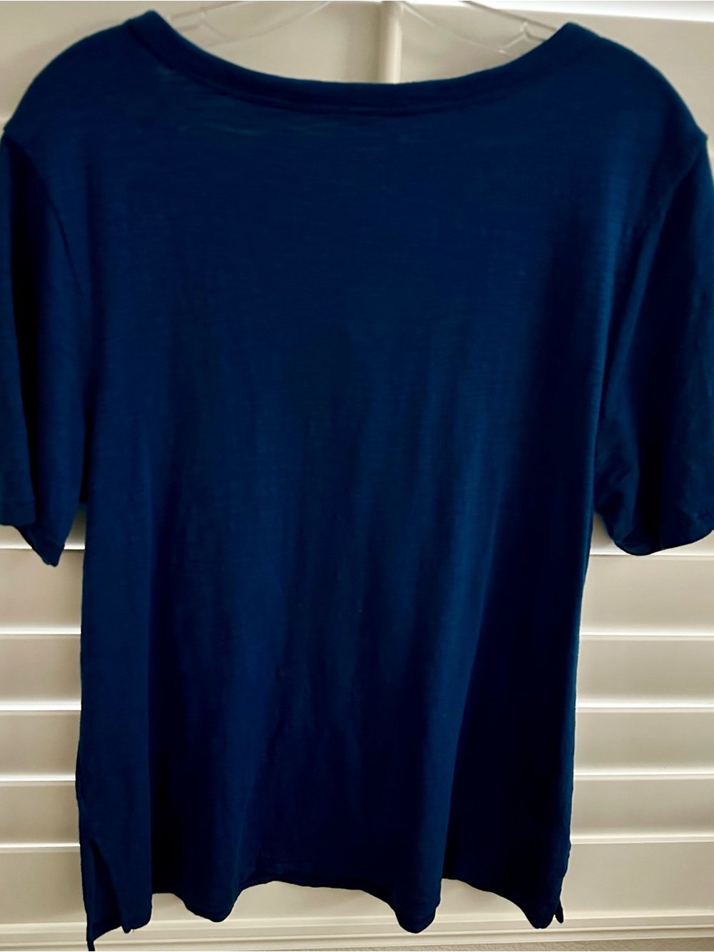 Chico's Belladonna blue  Ultimate Tee V-Neck Short Sleeve size 2 Large - Picture 2 of 7